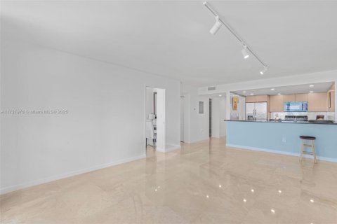 Купить кондоминиум в Майами, Флорида 1 спальня, 91.97м2, № 2022178 - фото 6