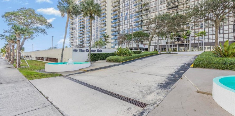 Кондоминиум с 1 спальней в Майами, Флорида № 2022178