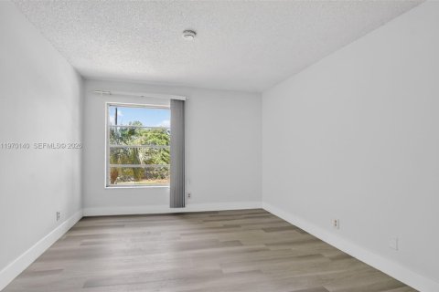 Condo in Boca Raton, Florida, 2 bedrooms  № 2031885 - photo 17