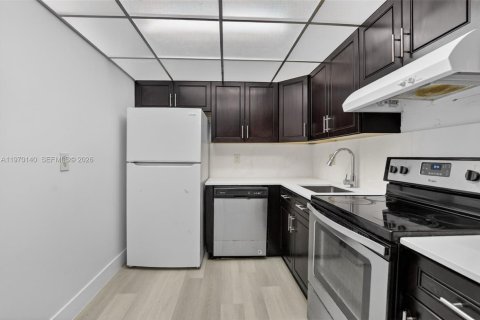 Condo in Boca Raton, Florida, 2 bedrooms  № 2031885 - photo 18