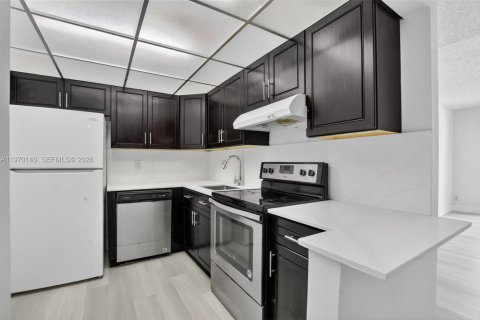 Condo in Boca Raton, Florida, 2 bedrooms  № 2031885 - photo 2