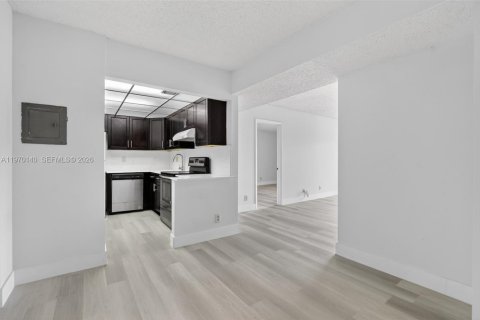 Condo in Boca Raton, Florida, 2 bedrooms  № 2031885 - photo 13