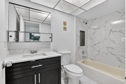 Condo in Boca Raton, Florida, 2 bedrooms  № 2031885 - photo 4