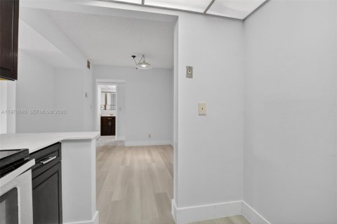 Condo in Boca Raton, Florida, 2 bedrooms  № 2031885 - photo 12