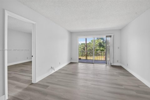 Condo in Boca Raton, Florida, 2 bedrooms  № 2031885 - photo 5