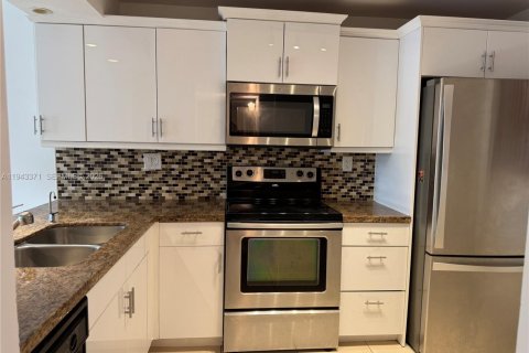 Condo in Davie, Florida, 3 bedrooms  № 2001884