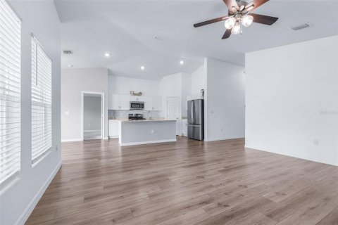 House in Fish Hawk, Florida 4 bedrooms, 171.68 sq.m. № 2377941 - photo 16