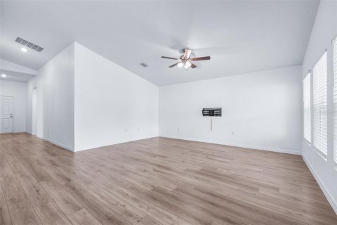 House in Fish Hawk, Florida 4 bedrooms, 171.68 sq.m. № 2377941 - photo 10