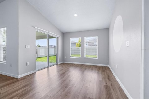 House in Fish Hawk, Florida 4 bedrooms, 171.68 sq.m. № 2377941 - photo 11