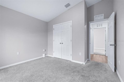House in Fish Hawk, Florida 4 bedrooms, 171.68 sq.m. № 2377941 - photo 5