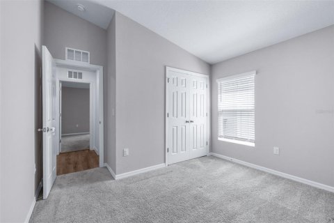 House in Fish Hawk, Florida 4 bedrooms, 171.68 sq.m. № 2377941 - photo 8