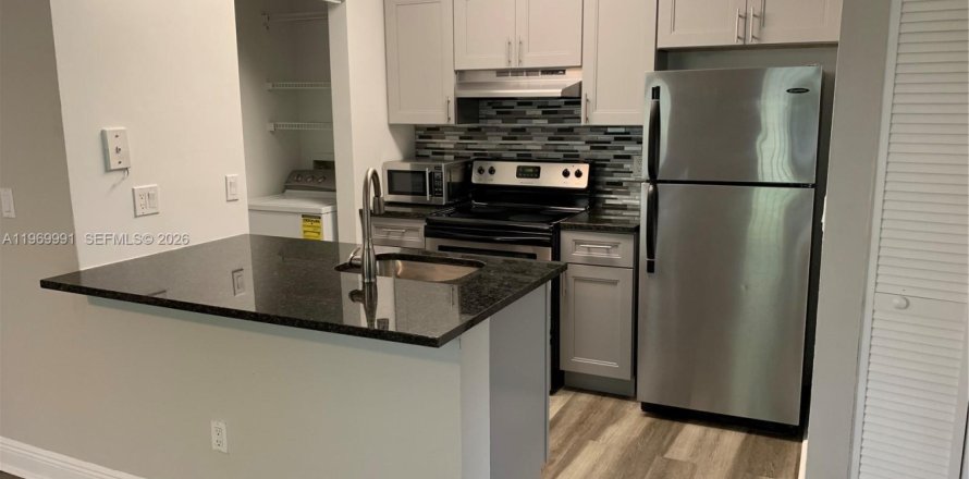 Condominio en Pompano Beach, Florida, 1 dormitorio  № 2030779