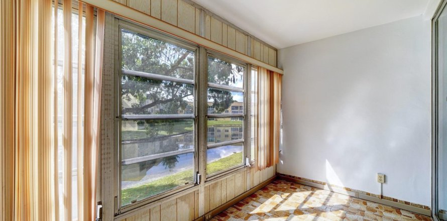 Condominio en Tamarac, Florida, 2 dormitorios  № 1055054