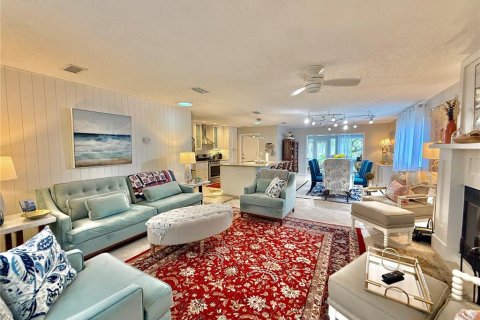 House in Flagler Beach, Florida 4 bedrooms, 239.69 sq.m. № 2122471 - photo 12