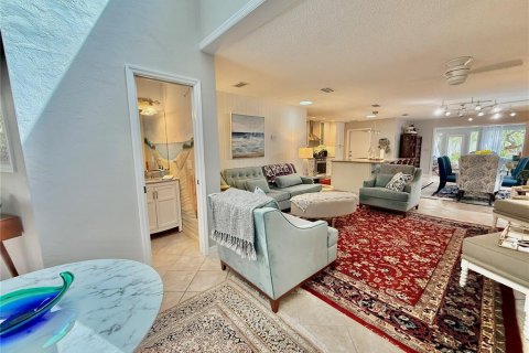 House in Flagler Beach, Florida 4 bedrooms, 239.69 sq.m. № 2122471 - photo 9
