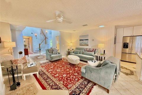 House in Flagler Beach, Florida 4 bedrooms, 239.69 sq.m. № 2122471 - photo 11
