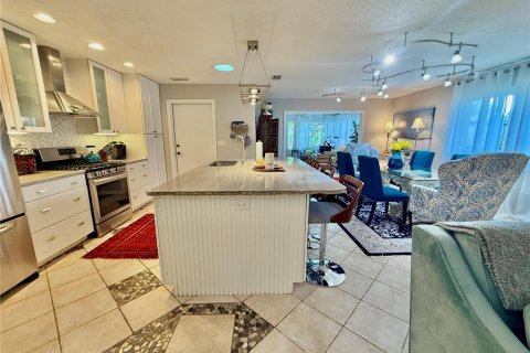 House in Flagler Beach, Florida 4 bedrooms, 239.69 sq.m. № 2122471 - photo 18