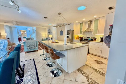 House in Flagler Beach, Florida 4 bedrooms, 239.69 sq.m. № 2122471 - photo 17