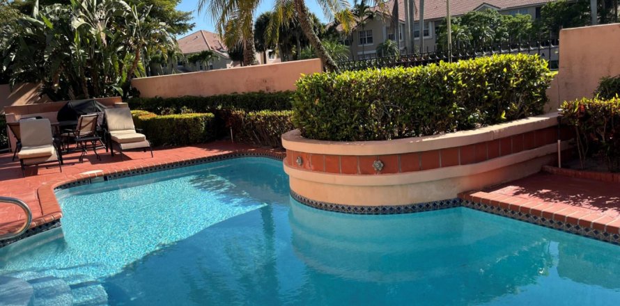 House in Boca Raton, Florida 3 bedrooms, 241.64 sq.m. № 1104341
