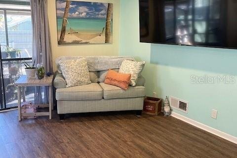 Townhouse in Ormond Beach, Florida 2 bedrooms, 144.46 sq.m. № 2093795 - photo 11