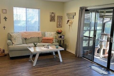 Townhouse in Ormond Beach, Florida 2 bedrooms, 144.46 sq.m. № 2093795 - photo 10