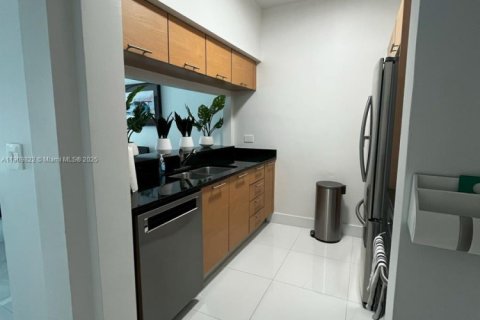 Copropriété à louer à Miami, Floride: 1 chambre, 72 m2 № 1965465 - photo 3