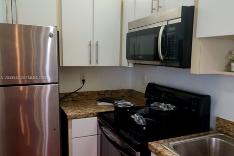Copropriété à louer à Miami Beach, Floride: 1 chambre, 63.17 m2 № 2077991 - photo 18