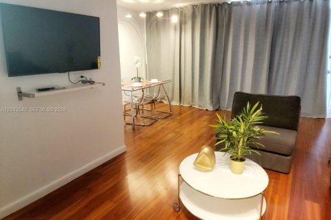 Copropriété à louer à Miami Beach, Floride: 1 chambre, 63.17 m2 № 2077991 - photo 5