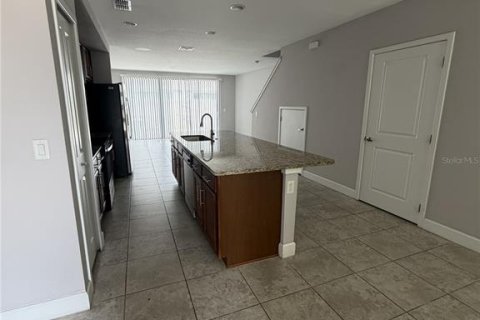 Touwnhouse à louer à Kissimmee, Floride: 3 chambres, 147.81 m2 № 2425993 - photo 3