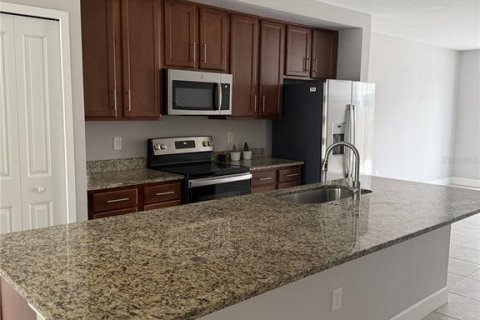 Touwnhouse à louer à Kissimmee, Floride: 3 chambres, 147.81 m2 № 2425993 - photo 2