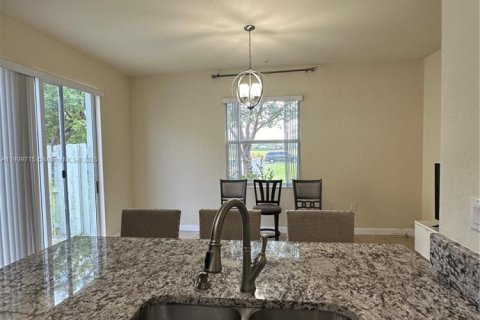 Touwnhouse à vendre à Homestead, Floride: 3 chambres, 126.81 m2 № 1965381 - photo 15