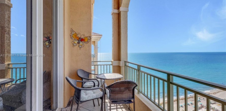 Condo à Hallandale Beach, Floride, 2 chambres  № 1868464