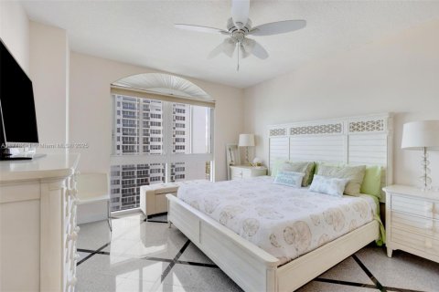 Copropriété à louer à Hallandale Beach, Floride: 2 chambres, 111.48 m2 № 1868464 - photo 10