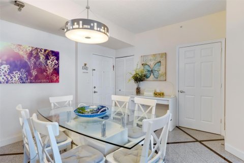 Copropriété à louer à Hallandale Beach, Floride: 2 chambres, 111.48 m2 № 1868464 - photo 12