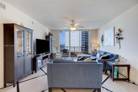 Copropriété à louer à Hallandale Beach, Floride: 2 chambres, 111.48 m2 № 1868464 - photo 24