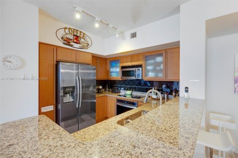 Copropriété à louer à Hallandale Beach, Floride: 2 chambres, 111.48 m2 № 1868464 - photo 18