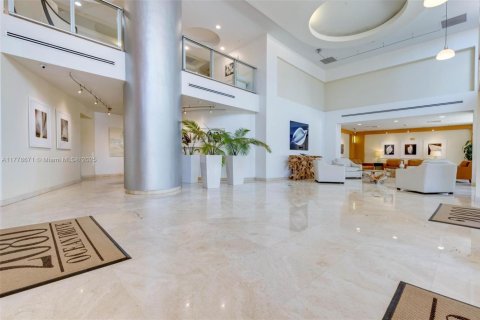 Copropriété à louer à Hallandale Beach, Floride: 2 chambres, 111.48 m2 № 1868464 - photo 4