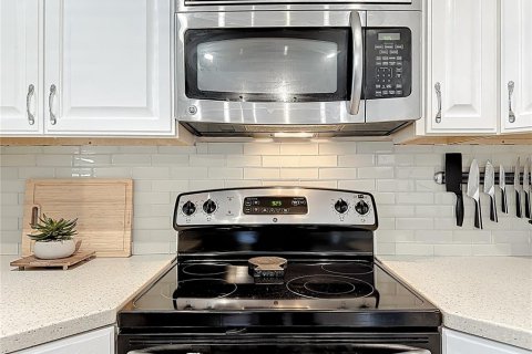 Townhouse in Orlando, Florida 2 bedrooms, 111.48 sq.m. № 1845266 - photo 25