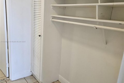 Condo in North Miami, Florida, 2 bedrooms  № 1874566 - photo 20