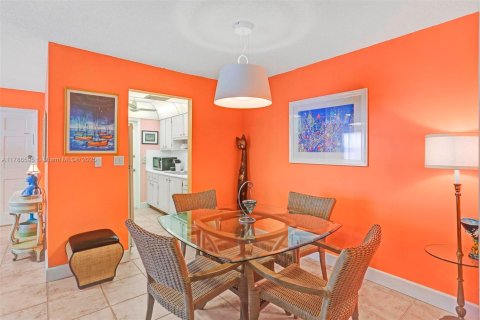 Condominio en venta en Fort Lauderdale, Florida, 1 dormitorio, 74.88 m2 № 2035463 - foto 20
