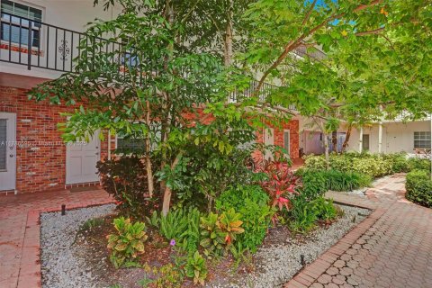 Condominio en venta en Fort Lauderdale, Florida, 1 dormitorio, 74.88 m2 № 2035463 - foto 17