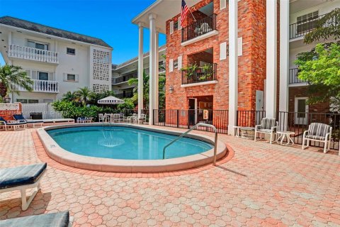 Condominio en venta en Fort Lauderdale, Florida, 1 dormitorio, 74.88 m2 № 2035463 - foto 16