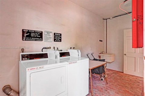 Condominio en venta en Fort Lauderdale, Florida, 1 dormitorio, 74.88 m2 № 2035463 - foto 10