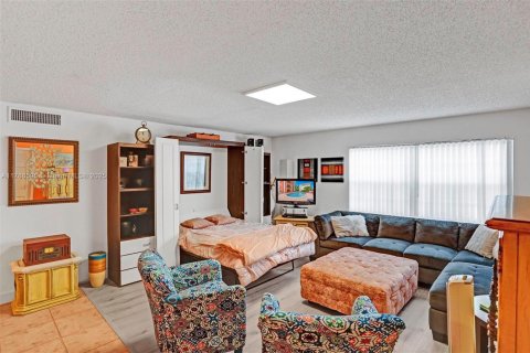Condominio en venta en Fort Lauderdale, Florida, 1 dormitorio, 74.88 m2 № 2035463 - foto 12