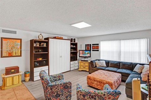 Condominio en venta en Fort Lauderdale, Florida, 1 dormitorio, 74.88 m2 № 2035463 - foto 11