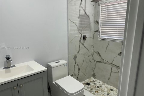 House in Pompano Beach, Florida 3 bedrooms, 82.96 sq.m. № 1830310 - photo 12