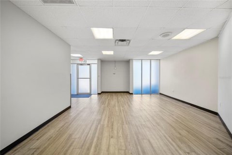 Commercial property in Tarpon Springs, Florida 198.07 sq.m. № 1849916 - photo 8