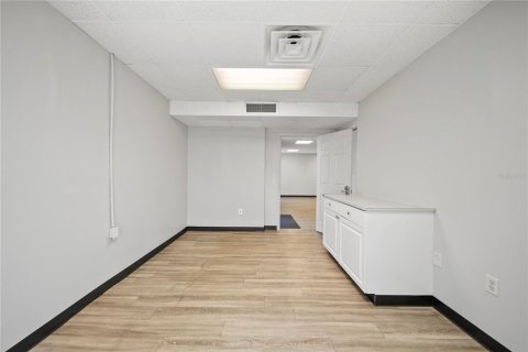 Commercial property in Tarpon Springs, Florida 198.07 sq.m. № 1849916 - photo 24