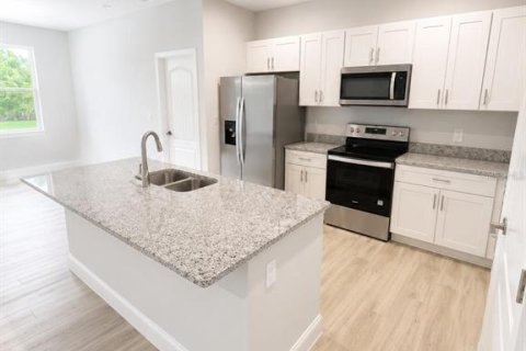 Villa ou maison à vendre à Poinciana, Floride: 4 chambres, 156.45 m2 № 2149487 - photo 4