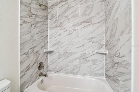 Apartamento en alquiler en Tarpon Springs, Florida, 2 dormitorios, 79.9 m2 № 1885403 - foto 11